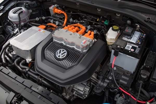 2015-volkswagen-e-golf-1-600-001