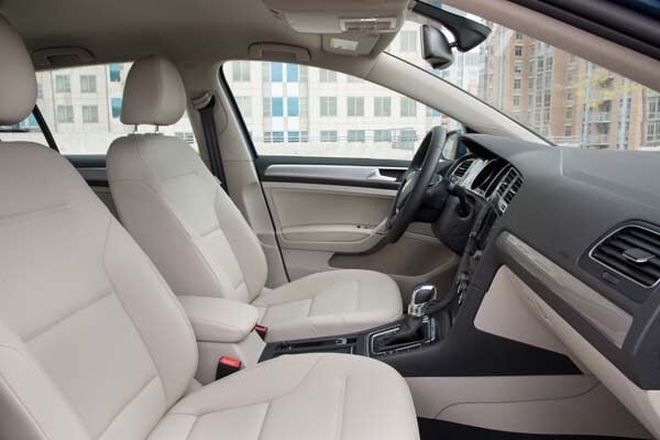 2015-volkswagen-e-golf-2-600-001