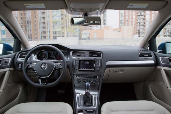 2015-volkswagen-e-golf-3-600-001