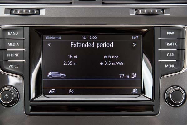 2015-volkswagen-e-golf-5-600-001