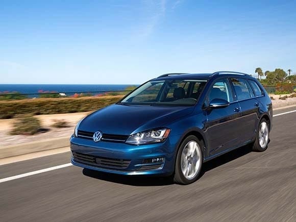 2015-volkswagen-golf-sportwagon-action-01-600-001