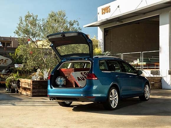 2015-volkswagen-golf-sportwagon-cargo-01-600-001