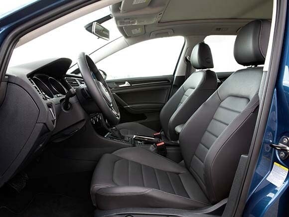 2015-volkswagen-golf-sportwagon-interior-01-600-001