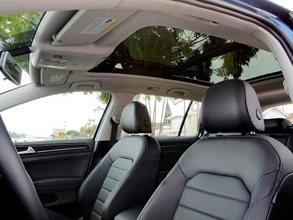 2015-volkswagen-golf-sportwagon-interior-02-600-001