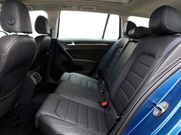 2015-volkswagen-golf-sportwagon-interior-04-600-001