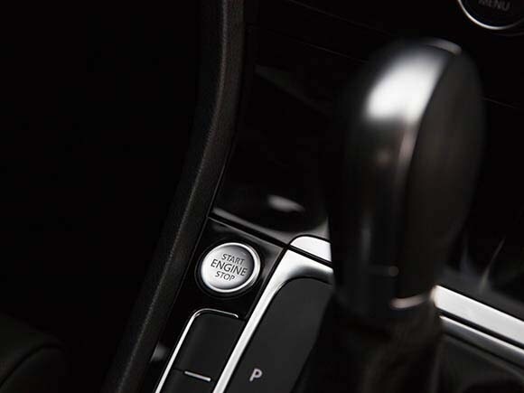 2015-volkswagen-golf-sportwagon-interior-06-600-001