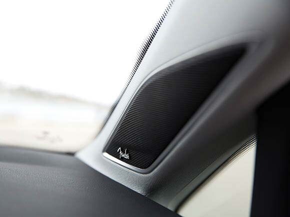 2015-volkswagen-golf-sportwagon-interior-07-600-001