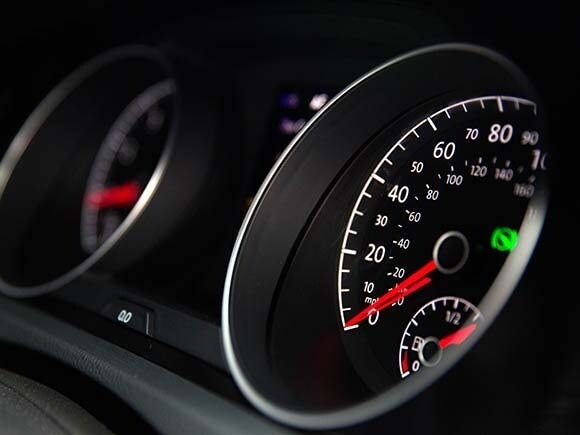 2015-volkswagen-golf-sportwagon-interior-08-600-001