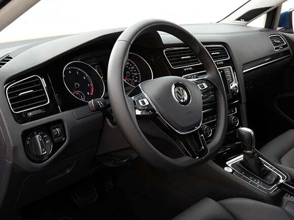 2015-volkswagen-golf-sportwagon-interior-16-600-001