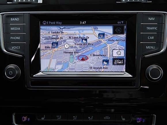 2015-volkswagen-golf-sportwagon-interior-17-600-001