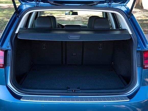 2015-volkswagen-golf-sportwagon-interior-19-600-001