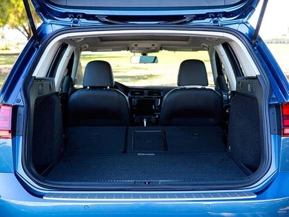 2015-volkswagen-golf-sportwagon-interior-21-600-001