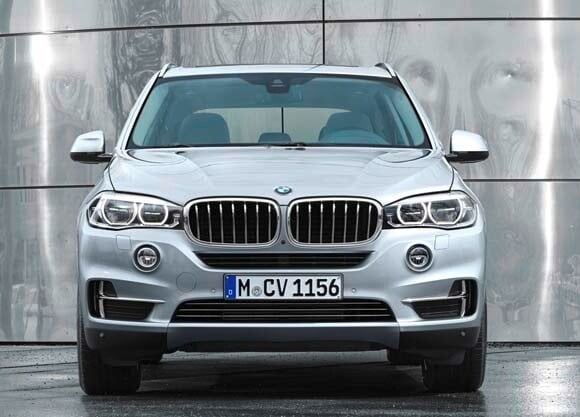 2016-bmw-x5-xdrive40e-head-on-static1-600-001
