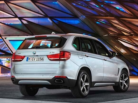 2016-bmw-x5-xdrive40e-rear-static1-600-001