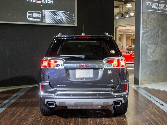 2016-gmc-terrain-02-600-001