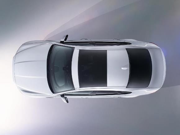 2016-jaguar-xf-overhead-teaser1-580-600-001