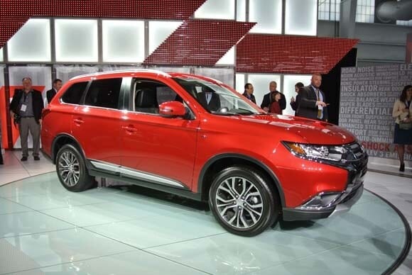 2016-mitsubishi-outlander-13-600-001