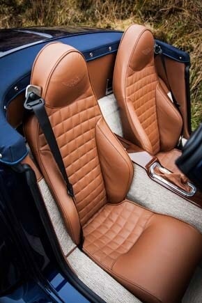 2016-morgan-aero-8-interior2-600-001