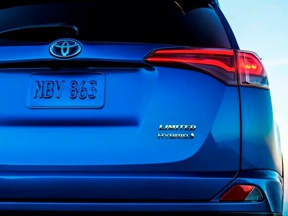 2016-toyota-rav4-hybrid-teaser2-600-001