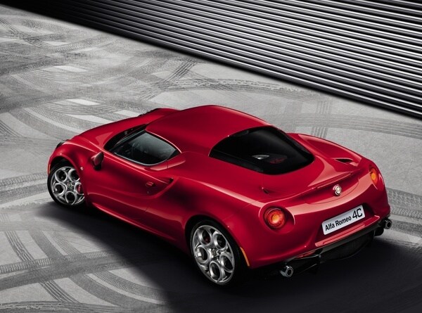 2014-alfa-romeo-4c-launch-edition-3-600-001