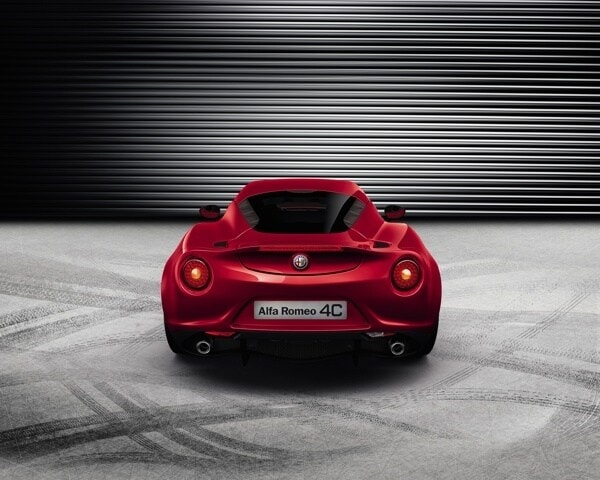 2014-alfa-romeo-4c-launch-edition-5-600-001