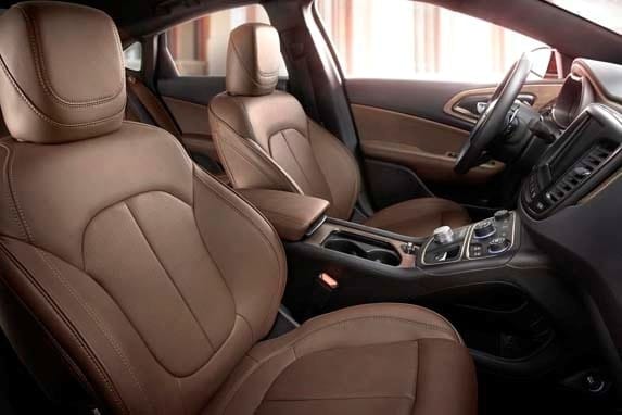 2015-chrysler-300c-mocha-interior-front1-600-001