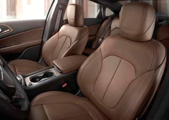 2015-chrysler-300c-mocha-interior-front2-600-001
