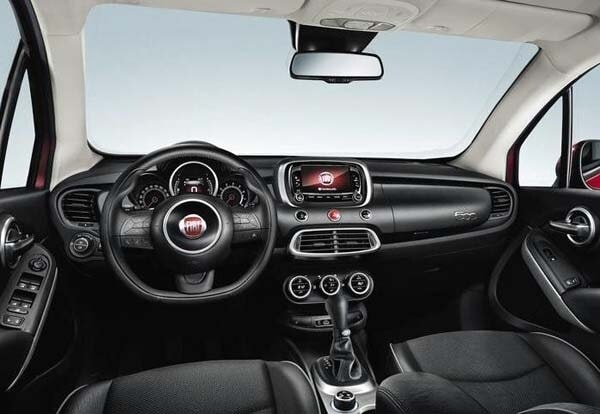2015-fiat-500x-interior-overall2-600-001