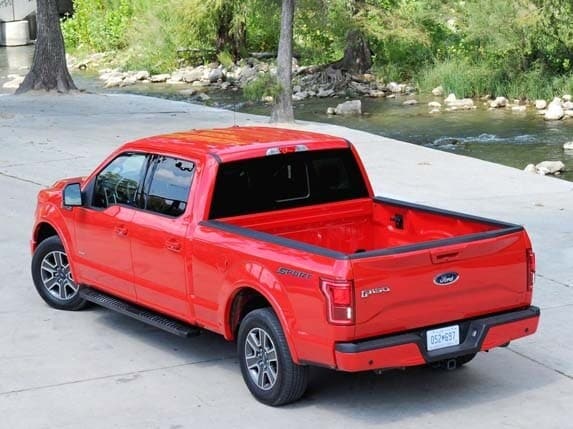 2015-ford-f-150-supercrew-rear-static-600-001