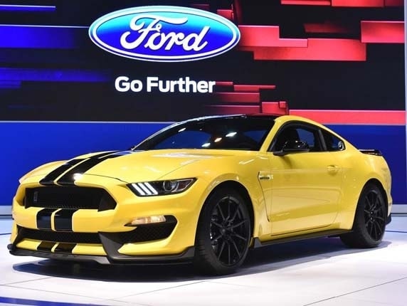 2015-ford-gt350-front-static1-600-001