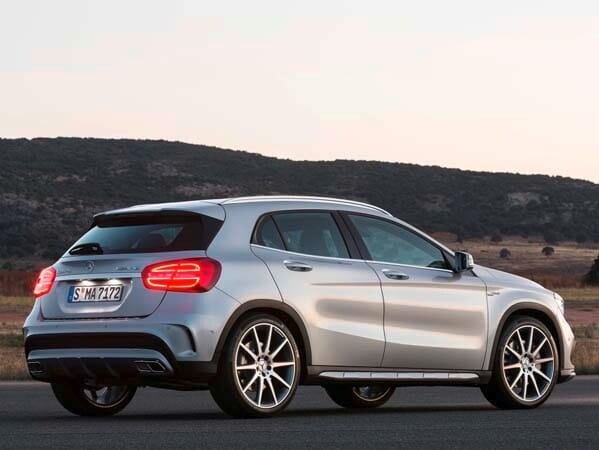 2015-mercedes-benz-gla45-amg-rear-static-600-001