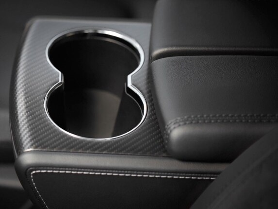 2015-tesla-model-s-p85d-cupholders-573-600-001