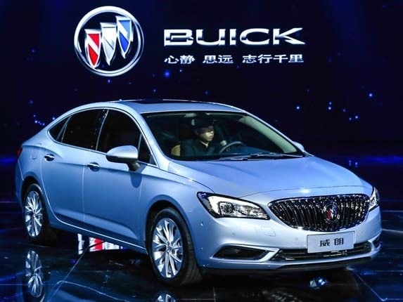 2016-buick-encore-front-static-china-reveal-600-001