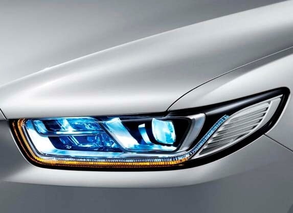 2016-ford-taurus-china-headlight-detail1-600-001