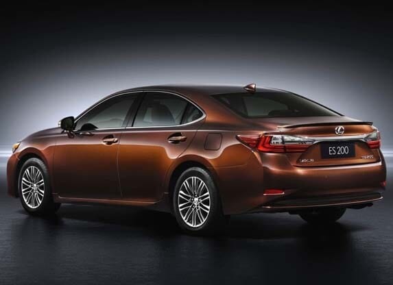 2016-lexus-es-200-rear-static1-shanghai-600-001