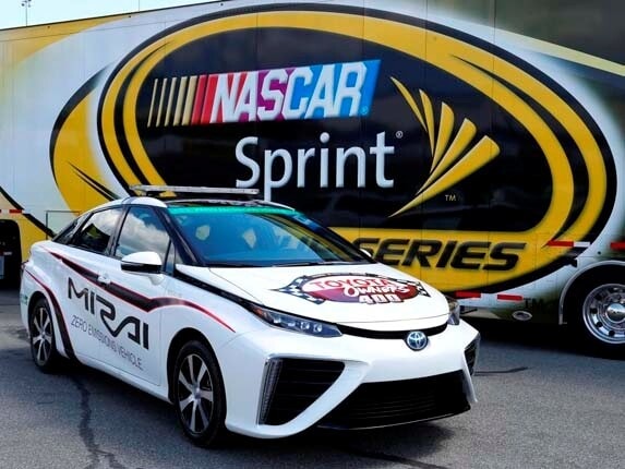 2016-toyota-mirai-pace-car-front-static1-lead-600-001