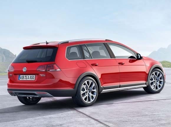 2016-volkswagen-golf-sportwagen-alltrack-rear-static1-lead-600-001