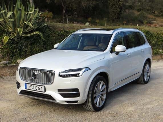 2016-volvo-xc90-t8-front-static3-600-001