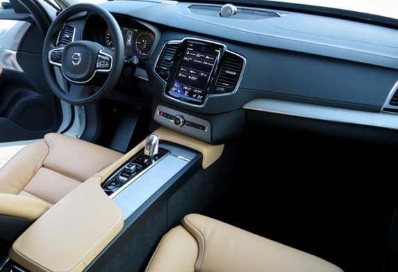 2016-volvo-xc90-t8-interior-front1-600-001