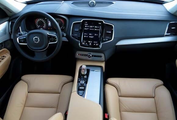 2016-volvo-xc90-t8-interior-front2-600-001