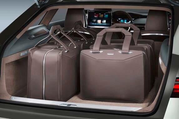audi-prologue-allroad-concept-rear-cagro-bay-with-luggage1-600-001
