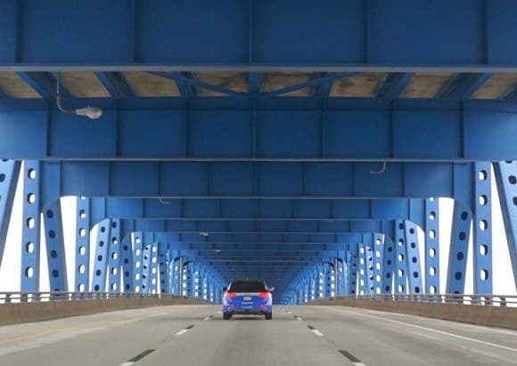 delphi-autonomous-driving-car-cross-country6-bridge-600-001