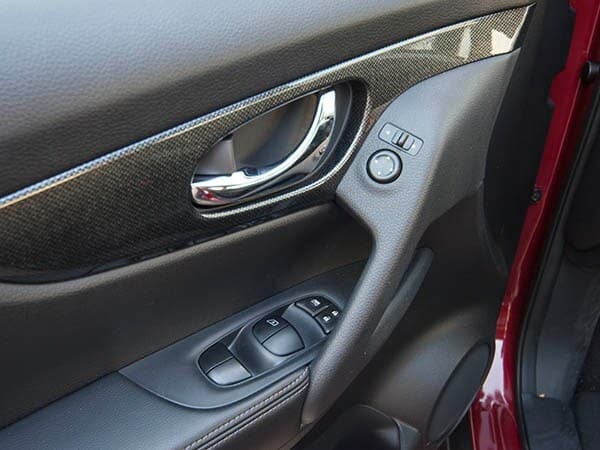 2014-nissan-rogue-sl-long-term-interior-02-600-001