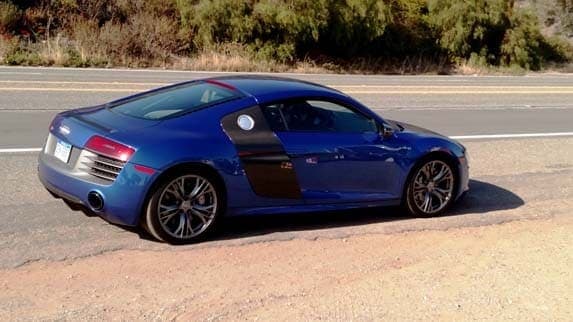2015-audi-r8-v10-4-600-001