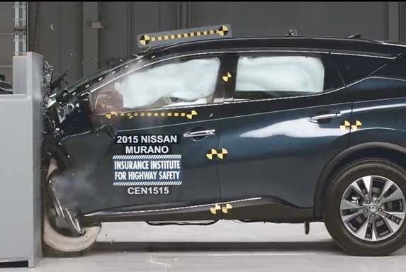 2015-nissan-murano-iihs-small-offset-crash-test1-600-001