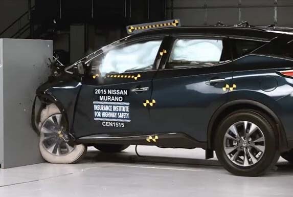 2015-nissan-murano-iihs-smallpoffset-crash-test1a-600-001