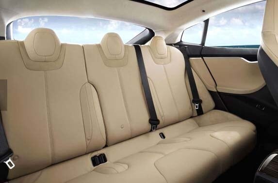 2015-tesla-model-s-rear-seat2-600-001