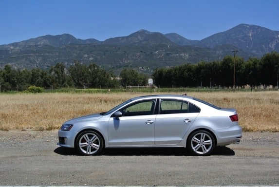 2015-vw-jetta-gli-qt-23-600-001