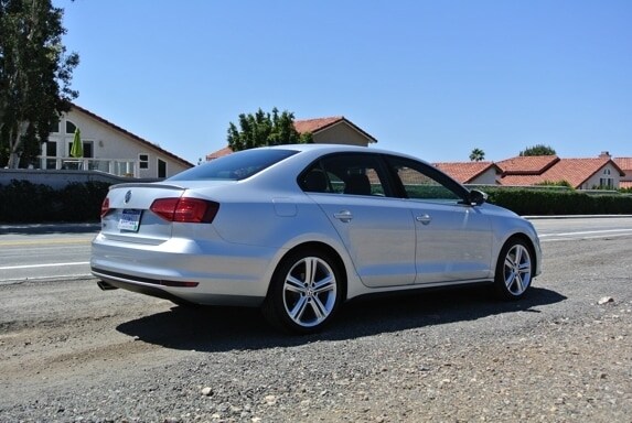 2015-vw-jetta-gli-qt-3-600-001