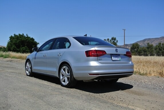 2015-vw-jetta-gli-qt-4-600-001